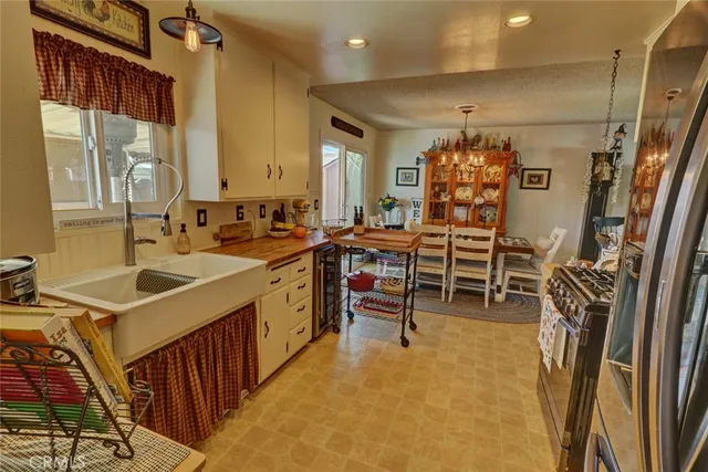 a view of a storage & utility room