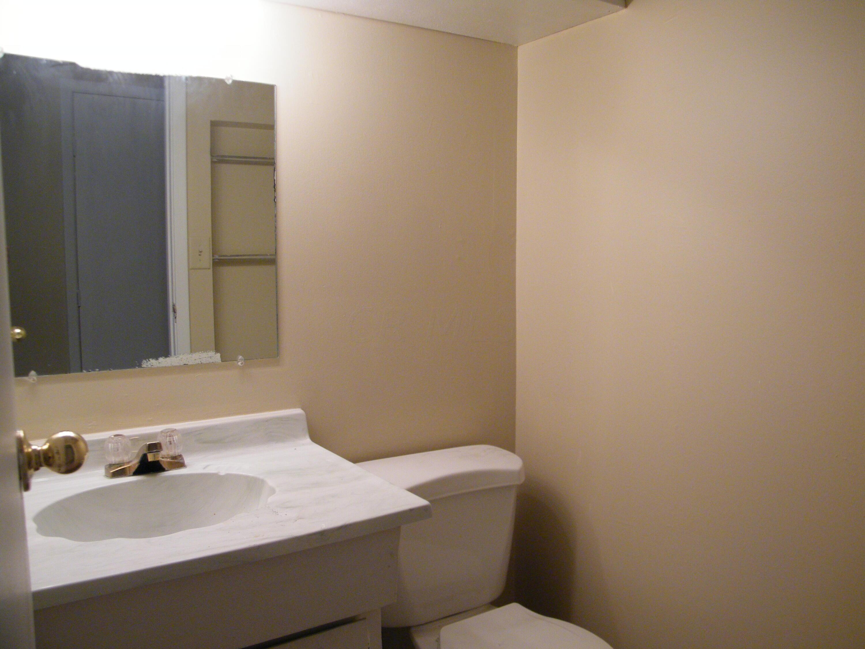 2223 Noe Bixby Road Columbus, OH 43232 - Photo 5 of 12