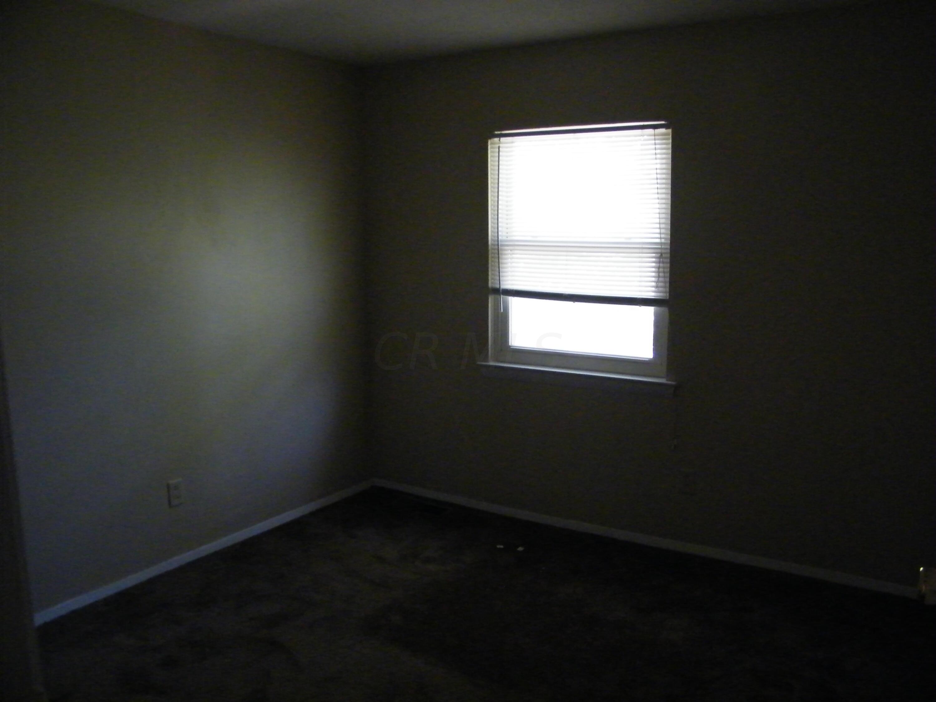 2223 Noe Bixby Road Columbus, OH 43232 - Photo 9 of 12