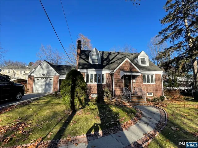 $859,999 | 113 East Cedar Lane, Teaneck, NJ 07666