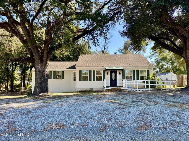 $159,000 | 221 Sgt Prentiss Drive, Natchez, MS 39120