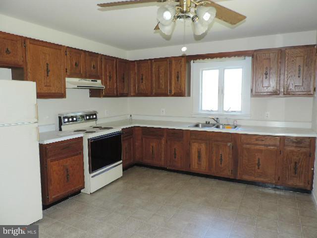12834 Hog Ridgely, MD 21660 - Photo 7 of 10 Kitchen