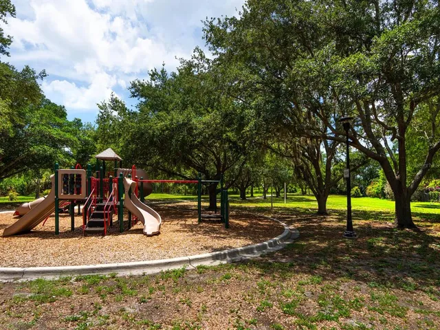 $149,900 | 4805 Rilma Avenue, Unit 107, Sarasota, FL 34234