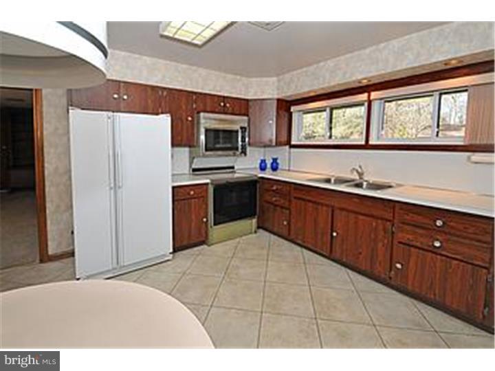 1057 Kingsley Road Rydal, PA 19046 - Photo 8 of 25 Kitchen