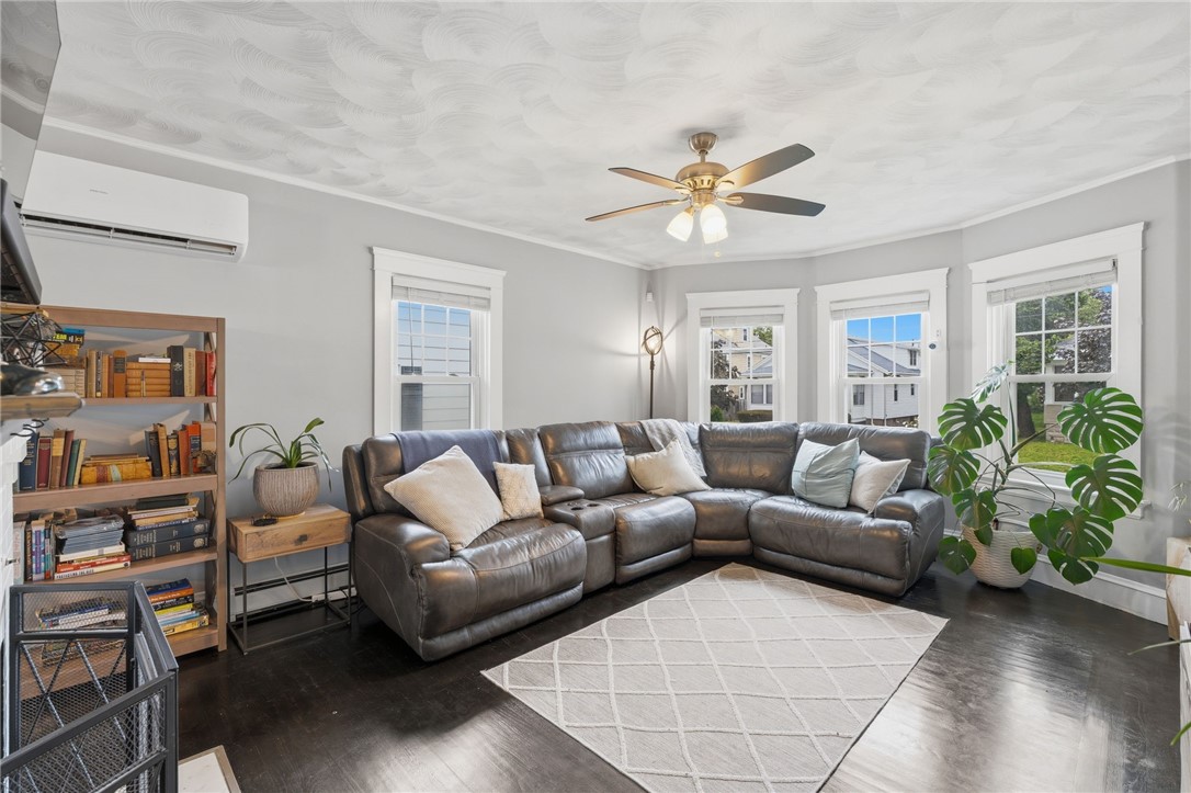55 Friendly Road Cranston, RI 02910 - Photo 6 of 50 Gallery Image 6