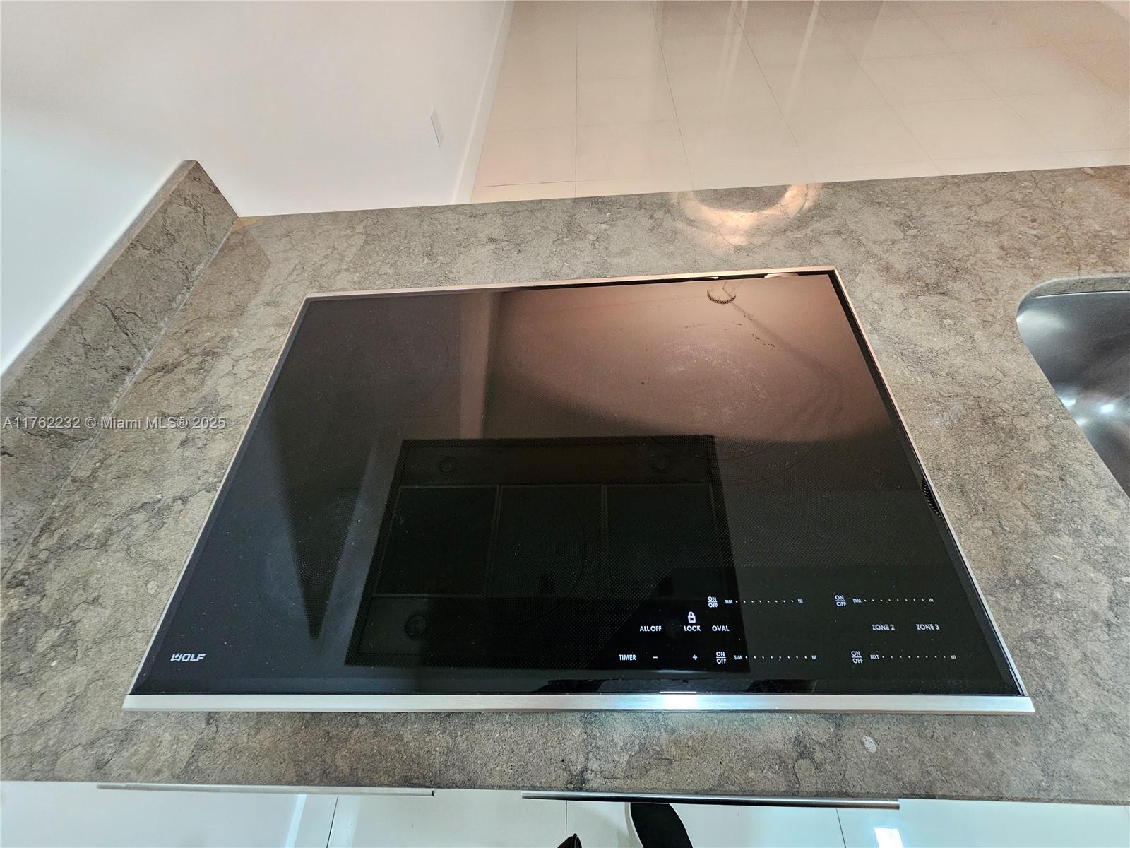 495 Brickell Avenue, Unit 4907 Miami, FL 33131 - Photo 13 of 65 a view of table