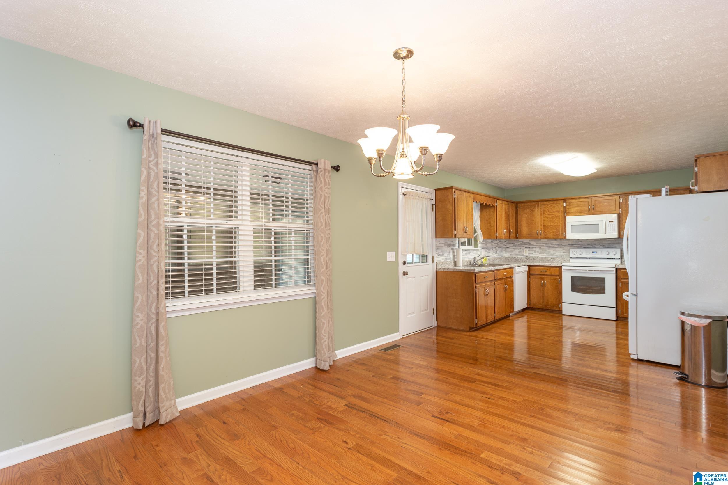 417 Twin Ridge Circle Lincoln, AL 35096 - Photo 8 of 34
