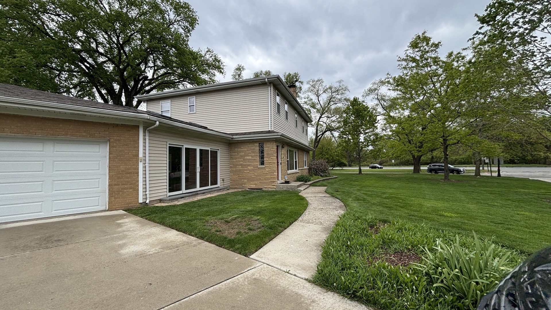 168 Waubansee Road Riverside, IL 60546 - Photo 5 of 21