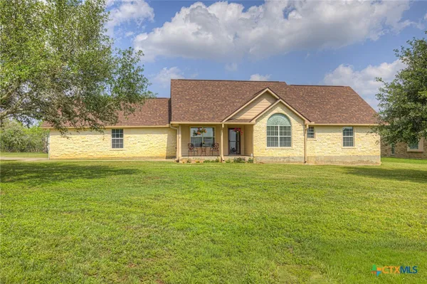 $369,500 | 175 Creekwood Drive, Gonzales, TX 78629