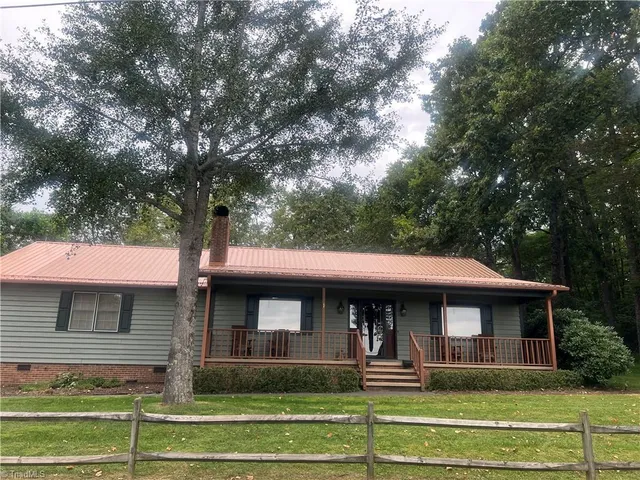 $449,900 | 746 Cascade Trail, Fancy Gap, VA 24328