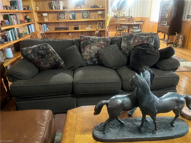 $449,900 | 746 Cascade Trail, Fancy Gap, VA 24328