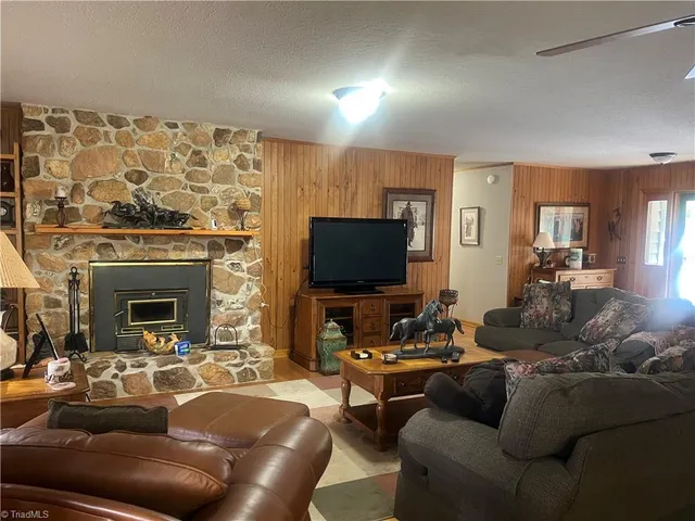 $449,900 | 746 Cascade Trail, Fancy Gap, VA 24328