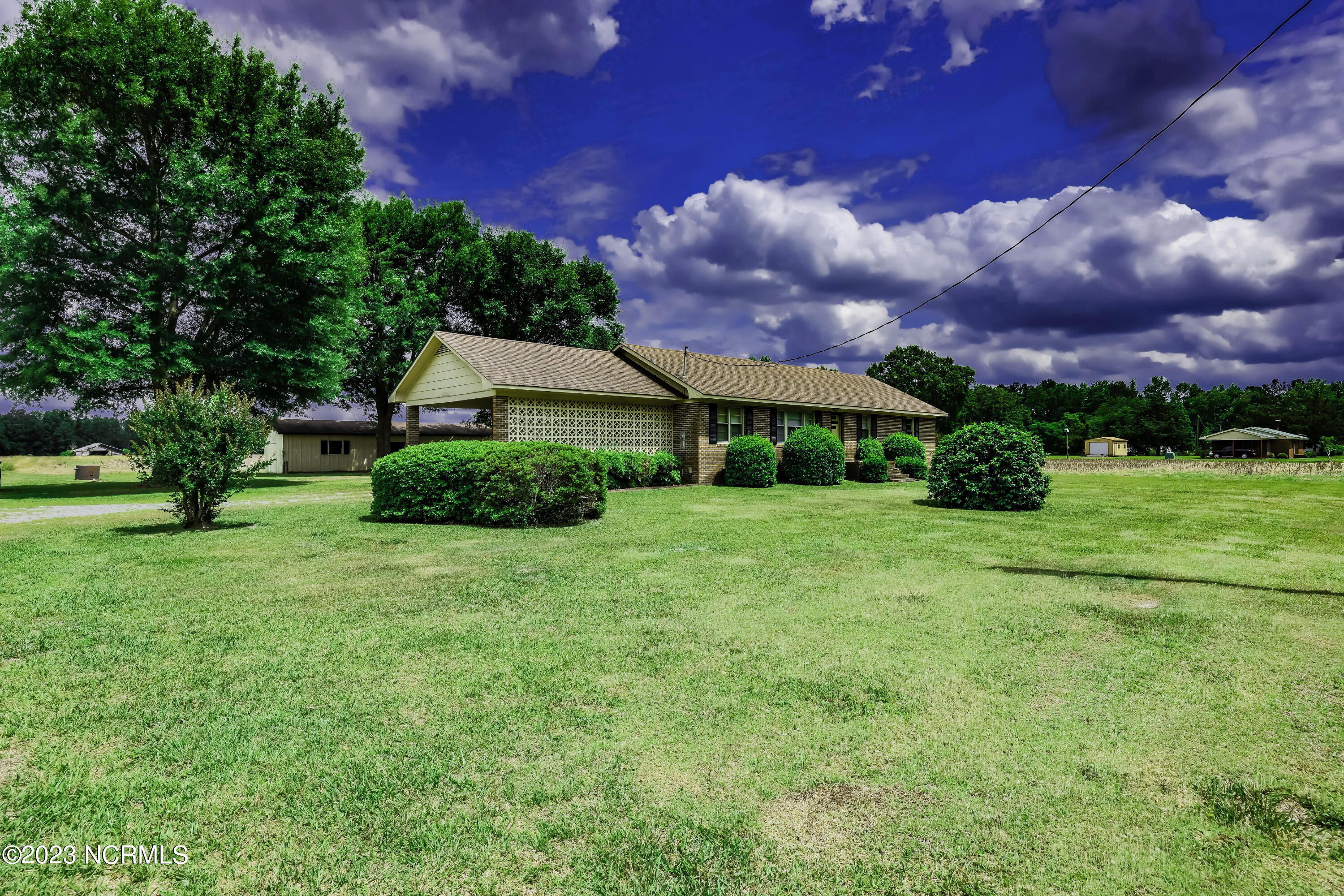 977 Van Eden Road Watha, NC 28478 - Photo 2 of 50 Front view