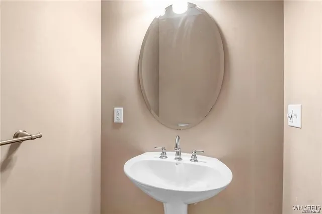 $4,700 | 11 Ojibwa Circle, Buffalo, NY 14202