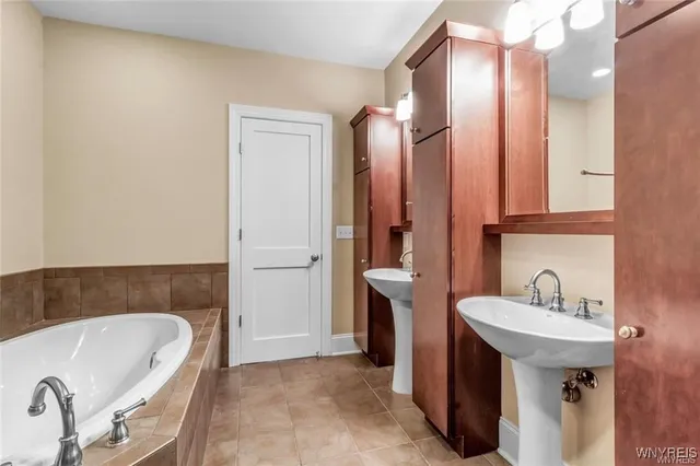 $4,700 | 11 Ojibwa Circle, Buffalo, NY 14202