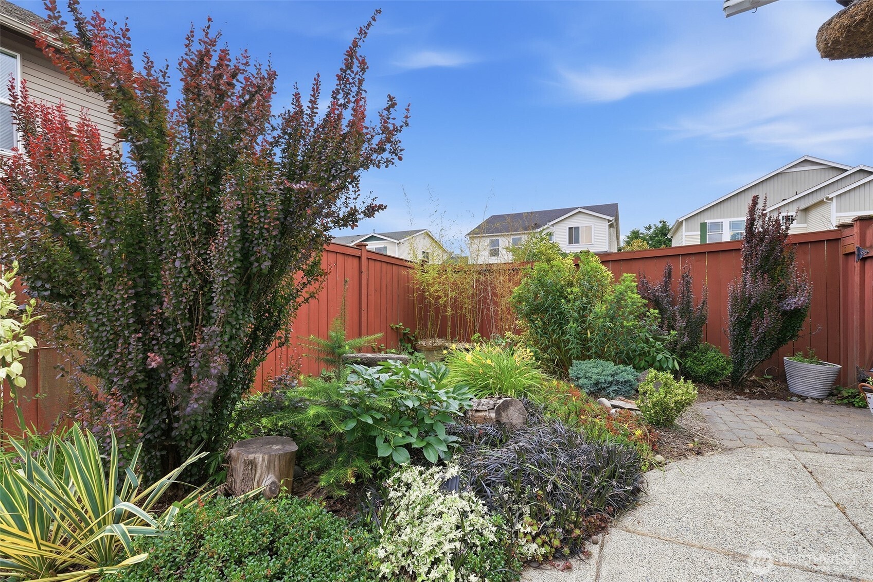 305 Lynnwood Avenue Southeast Renton, WA 98056 - Photo 4 of 28