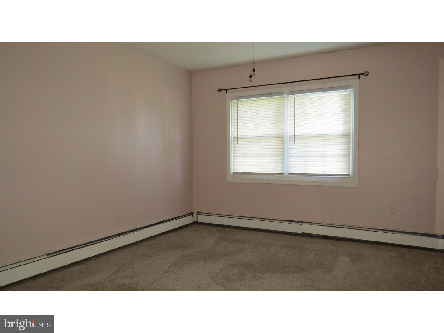 35 Silverspruce Road Levittown, PA 19056 - Photo 15 of 24 Gallery Image 15
