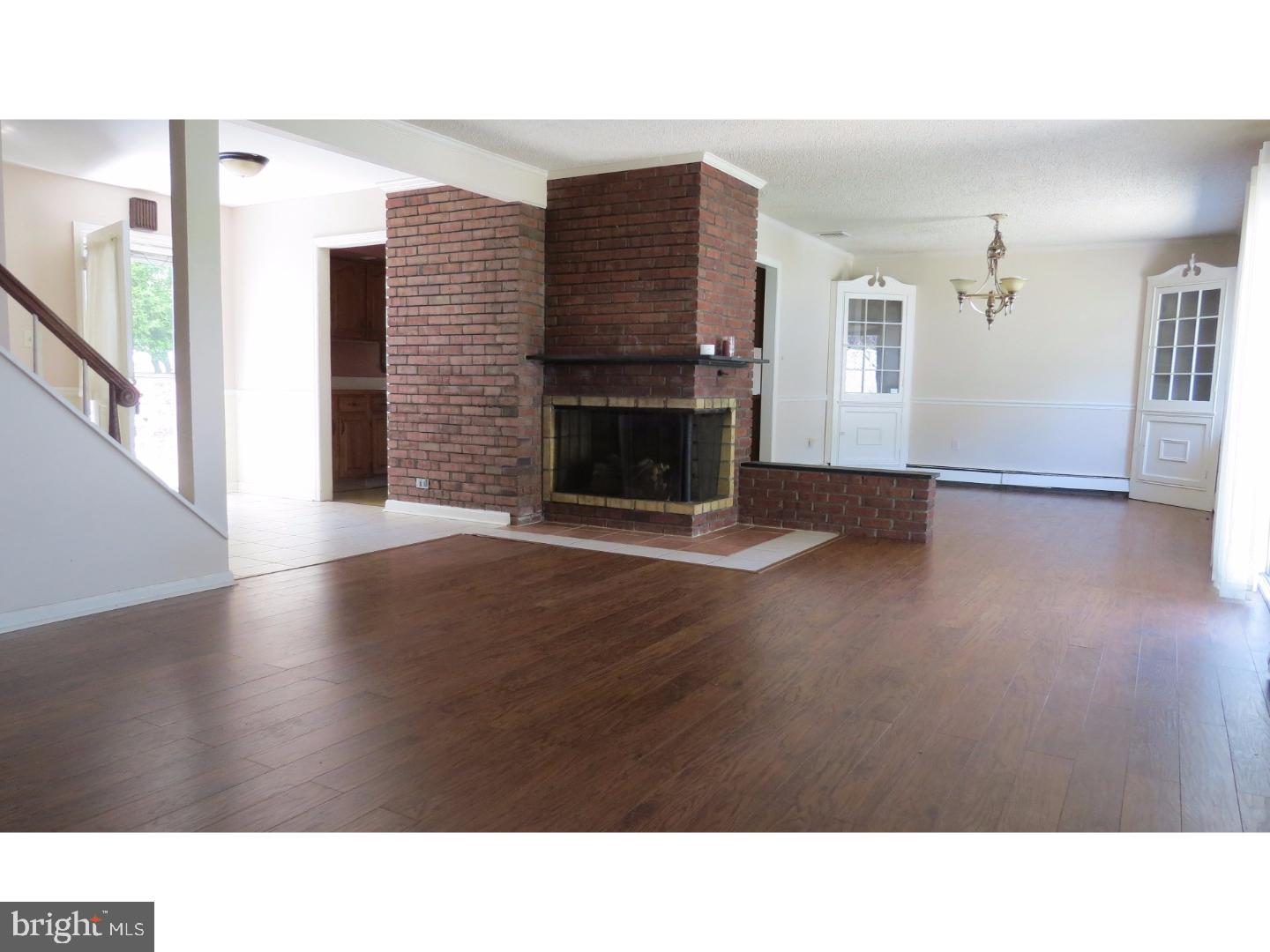 35 Silverspruce Road Levittown, PA 19056 - Photo 2 of 24 Gallery Image 2
