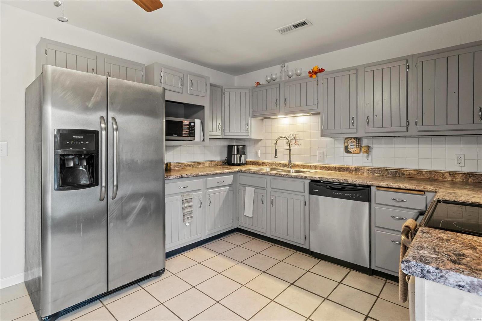 142 Union Hill Road Fairview Heights, IL 62208 - Photo 11 of 27 Gallery Image 11