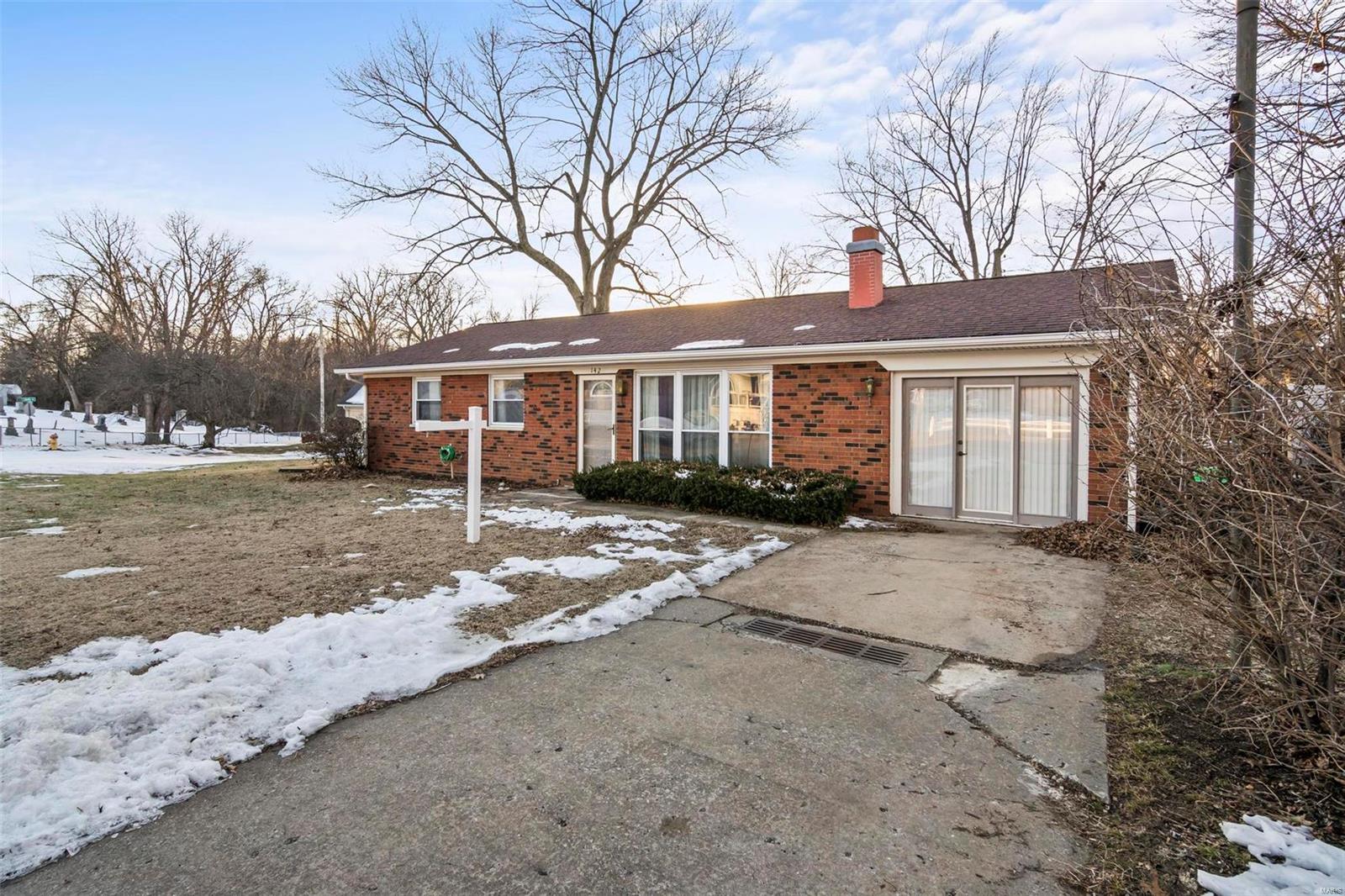 142 Union Hill Road Fairview Heights, IL 62208 - Photo 2 of 27 Gallery Image 2