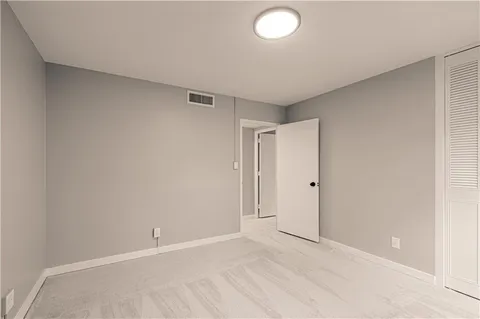 $304,950 | 4550 Warwick Boulevard, Unit 210211, Kansas City, MO 64111