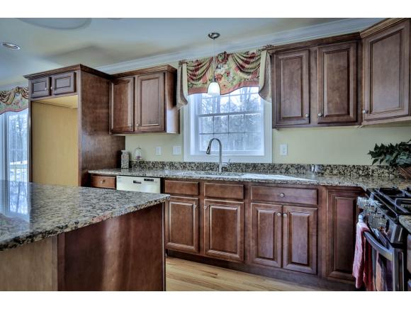 37 Silver Brook Road Salem, NH 03079 - Photo 17 of 26 Gallery Image 17