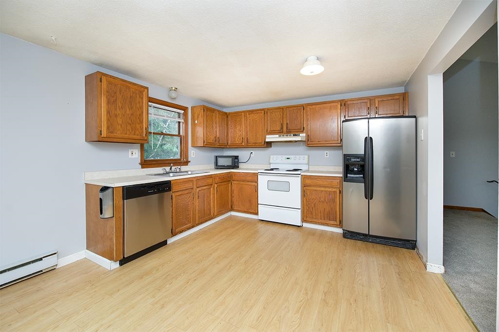 63 L Derryfield Road Derry, NH 03038 - Photo 3 of 21