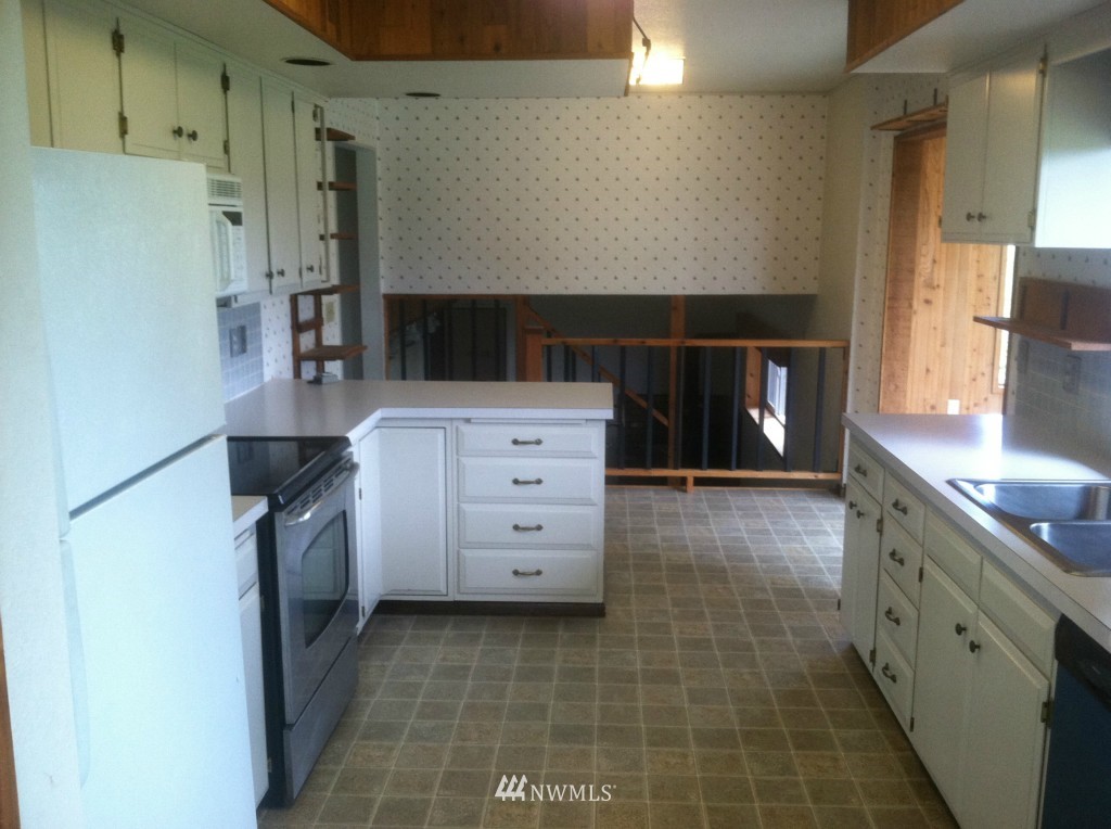 75 Rue Creek Road Raymond, WA 98577 - Photo 7 of 25 Gallery Image 7