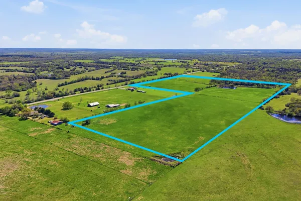 a view of a tennis court