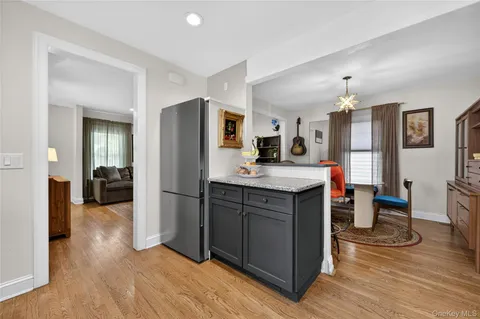 $6,000 | 96 School Street, Oyster Bay, NY 11771