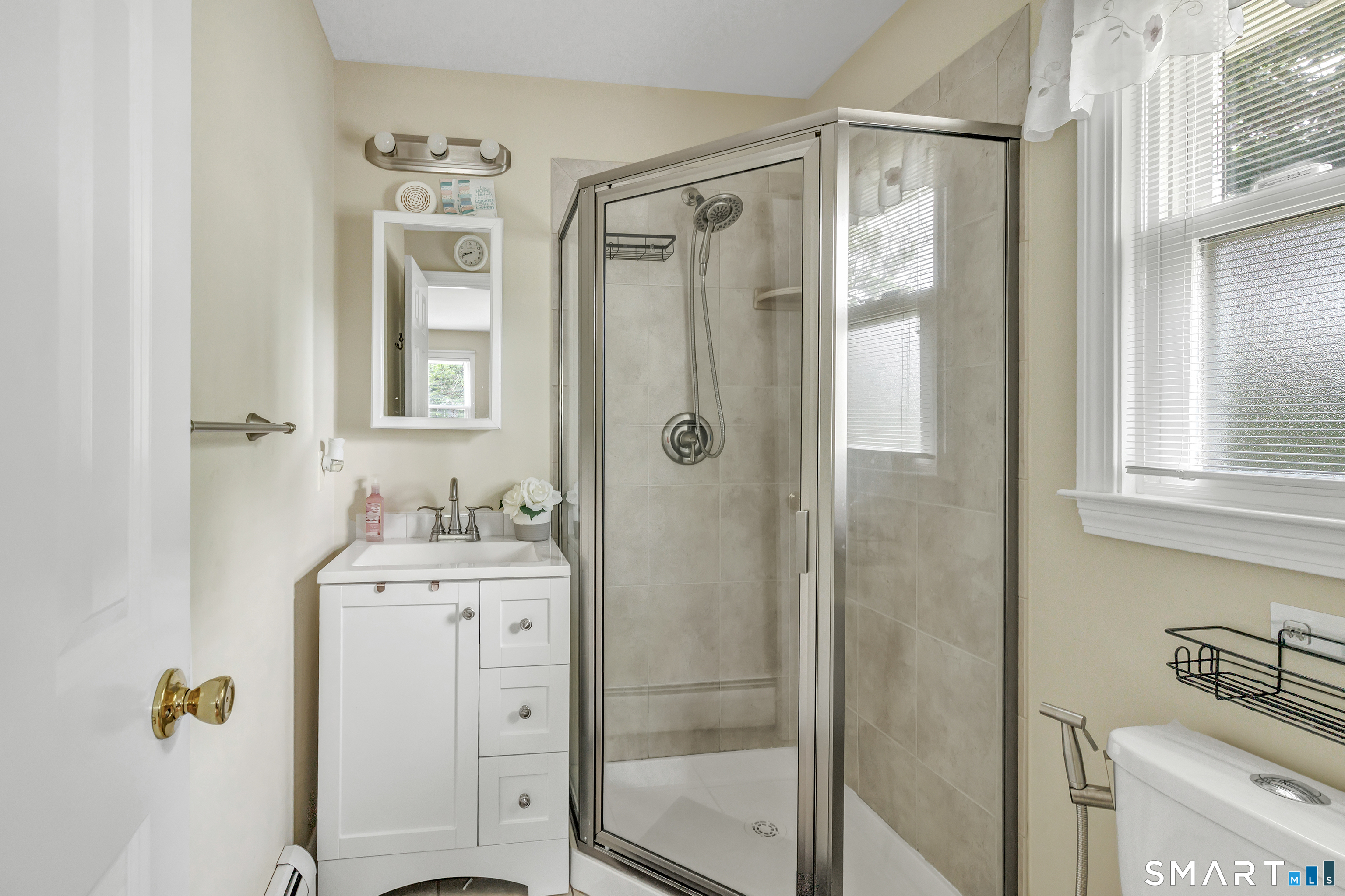 240 Blackhouse Road Trumbull, CT 06611 - Photo 27 of 40