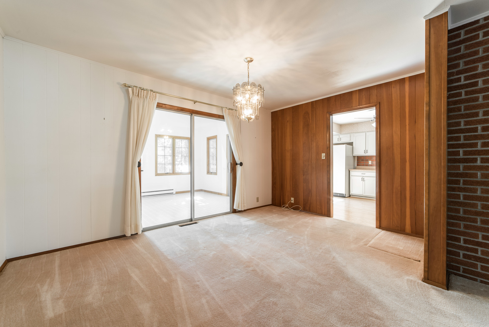 1012 Normal Road DeKalb, IL 60115 - Photo 5 of 33