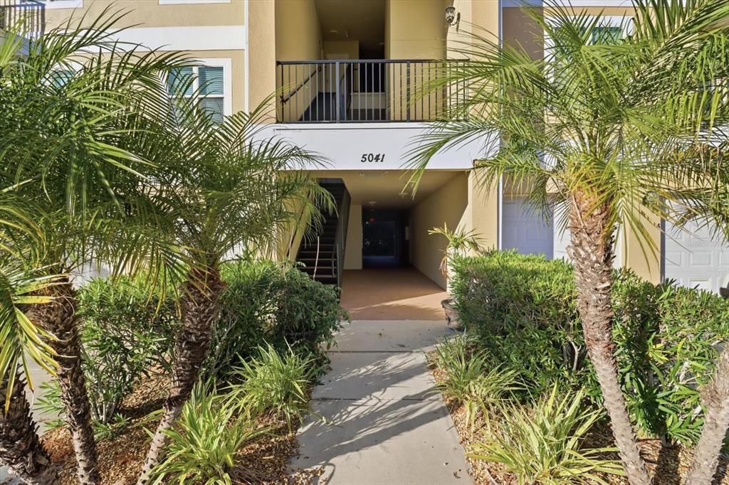 5041 Royal Palms Way, Unit 202 New Port Richey, FL 34652 - Photo 6 of 41