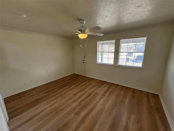 $1,500 | 817 Lilac Lane, Mesquite, TX 75149