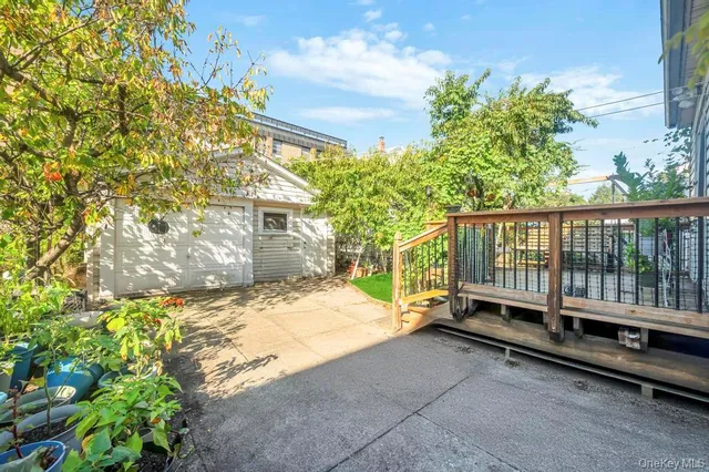 $948,888 | 81-08 164th Place | Hillcrest