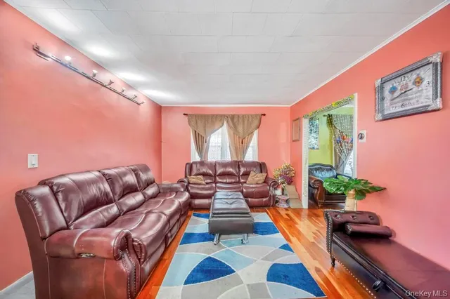 $948,888 | 81-08 164th Place | Hillcrest