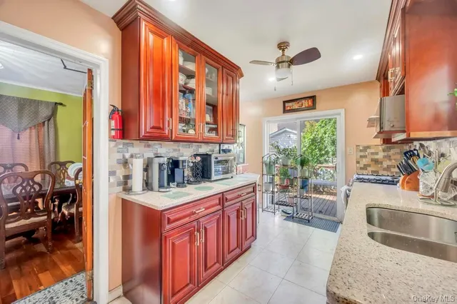 $948,888 | 81-08 164th Place | Hillcrest