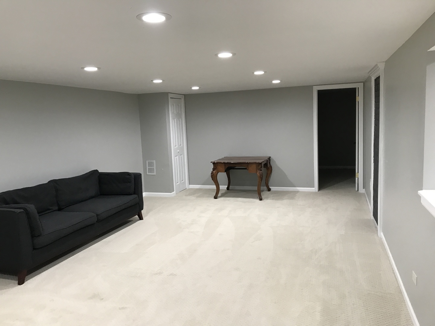 1009 Whitfield Road Northbrook, IL 60062 - Photo 21 of 25 a living room with furniture and a piano