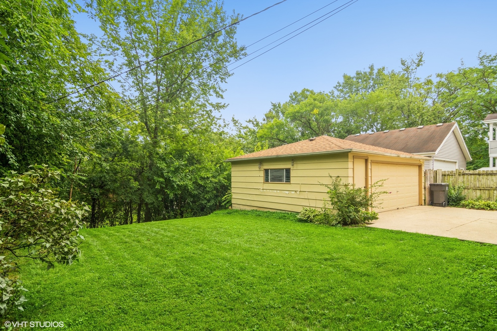 1009 Whitfield Road Northbrook, IL 60062 - Photo 25 of 25 a view of a house with yard and a garden