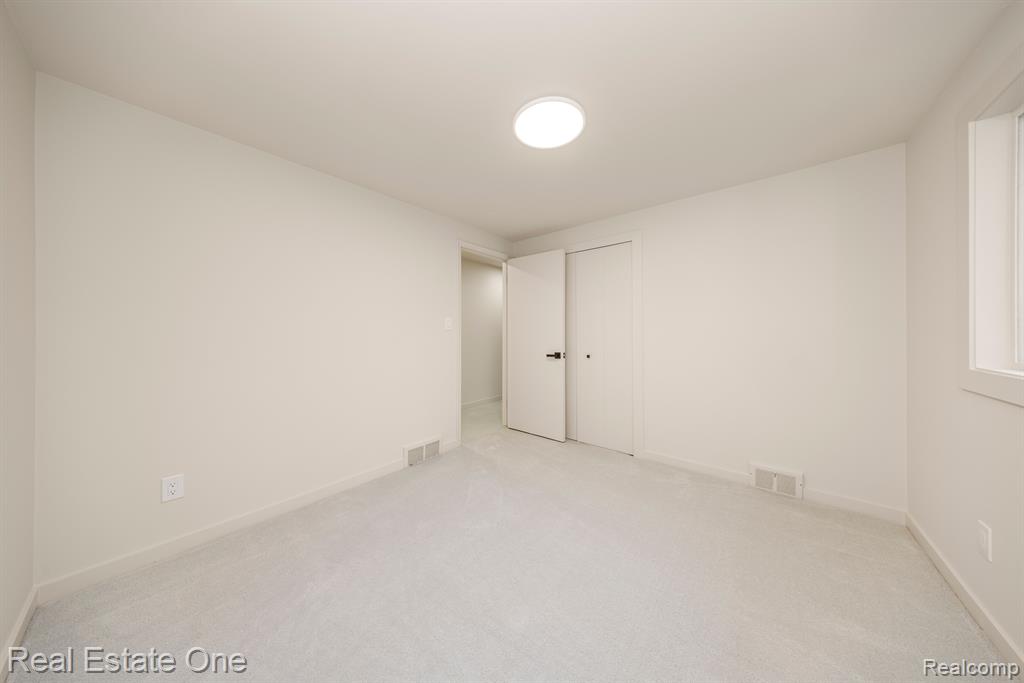 6959 North Springridge Road West Bloomfield, MI 48322 - Photo 43 of 48