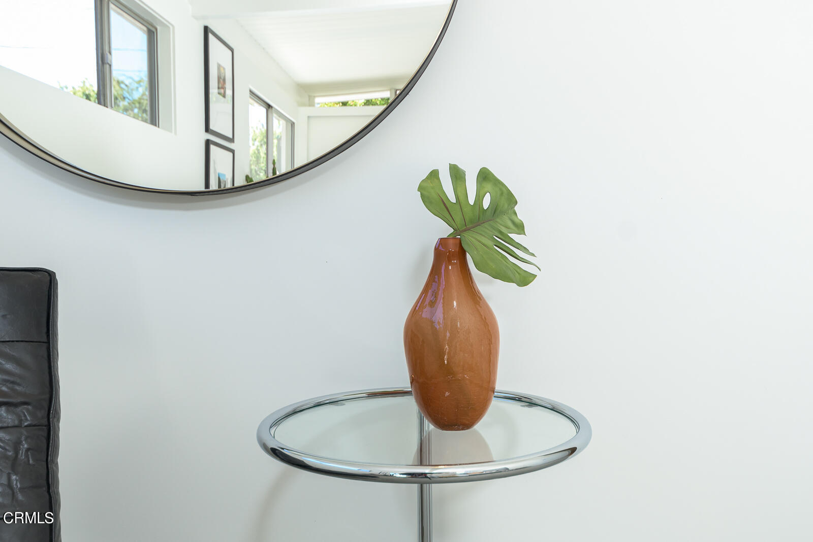 3525 El Lado Drive Glendale, CA 91208 - Photo 28 of 46 a vase of flowers sitting on a table