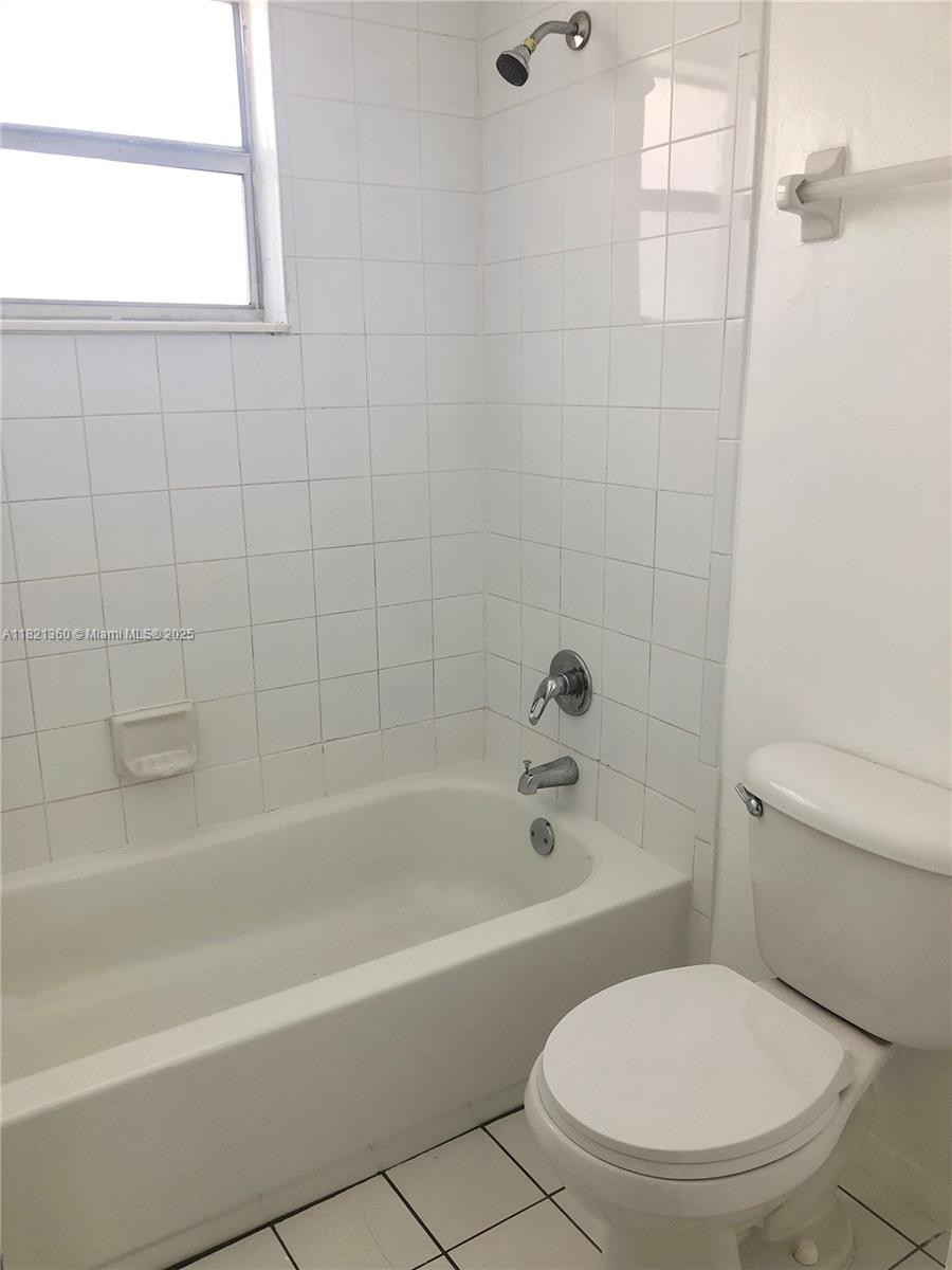 1595 Northeast 135th Street, Unit 339 North Miami, FL 33161 - Photo 20 of 24