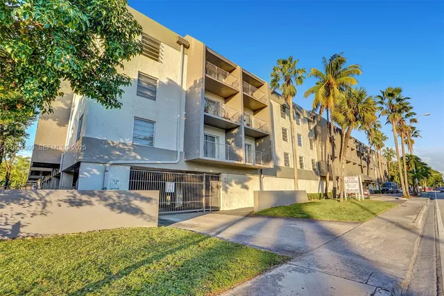 $1,900 | 1595 Northeast 135th Street, Unit 339, North Miami, FL 33161