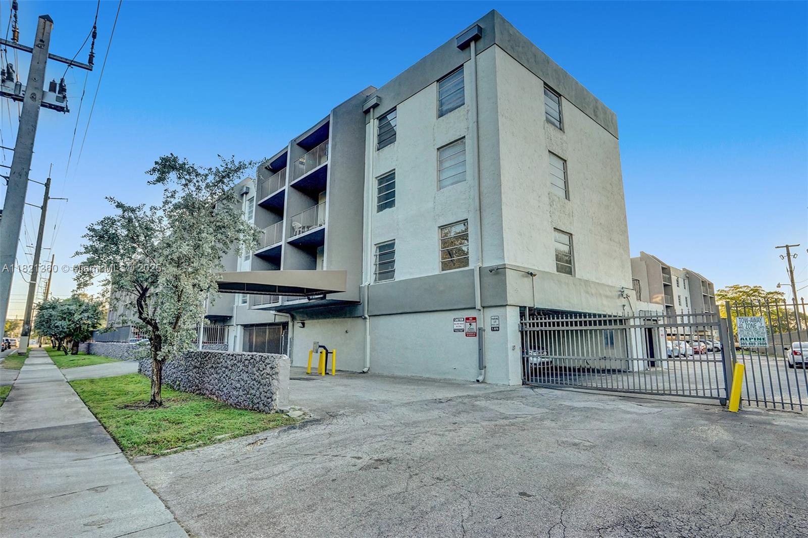 1595 Northeast 135th Street, Unit 339 North Miami, FL 33161 - Photo 8 of 24