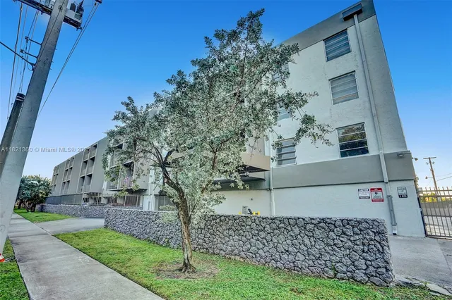 $1,900 | 1595 Northeast 135th Street, Unit 339, North Miami, FL 33161