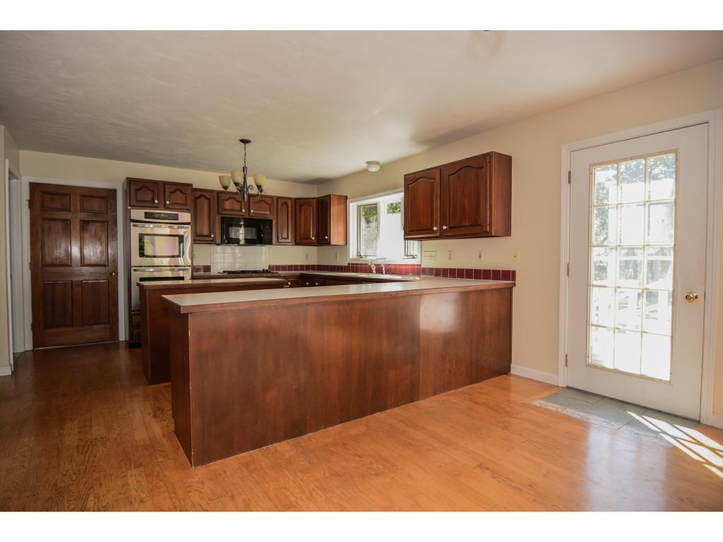 93 Tallant Road Pelham, NH 03076 - Photo 4 of 15
