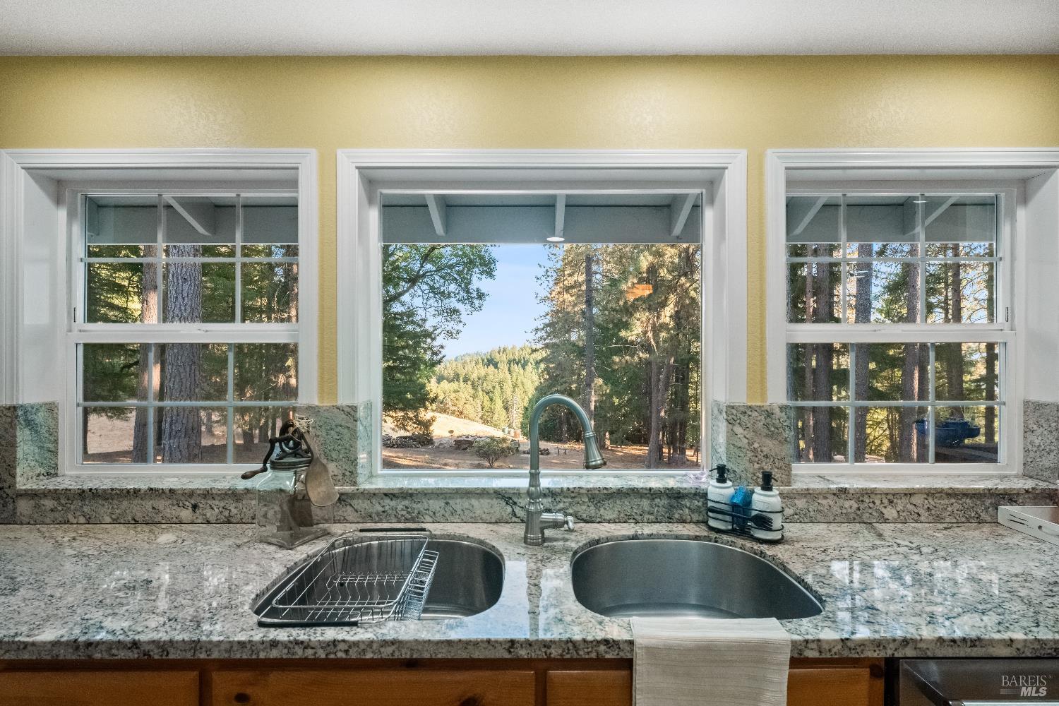 5701 Ridgewood Road Willits, CA 95490 - Photo 20 of 84