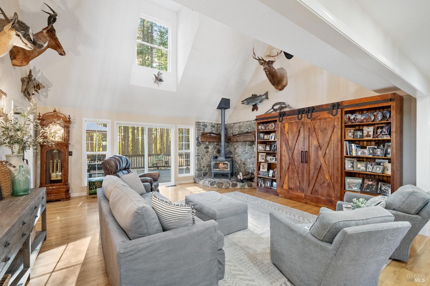 5701 Ridgewood Road Willits, CA 95490 - Photo 25 of 84