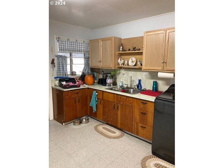41715 George Street Pendleton, OR 97801 - Photo 12 of 26