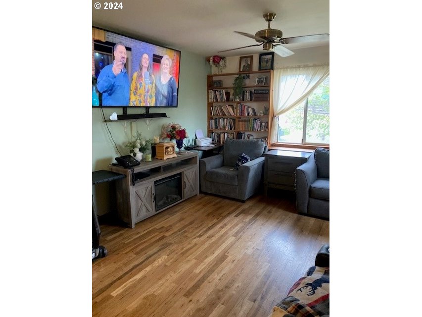 41715 George Street Pendleton, OR 97801 - Photo 5 of 26